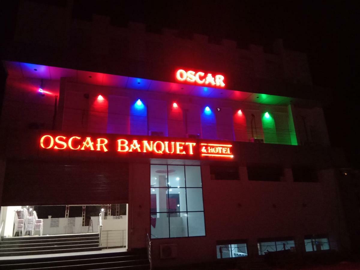 Oscar Banquet And Hotel Kālka Екстериор снимка