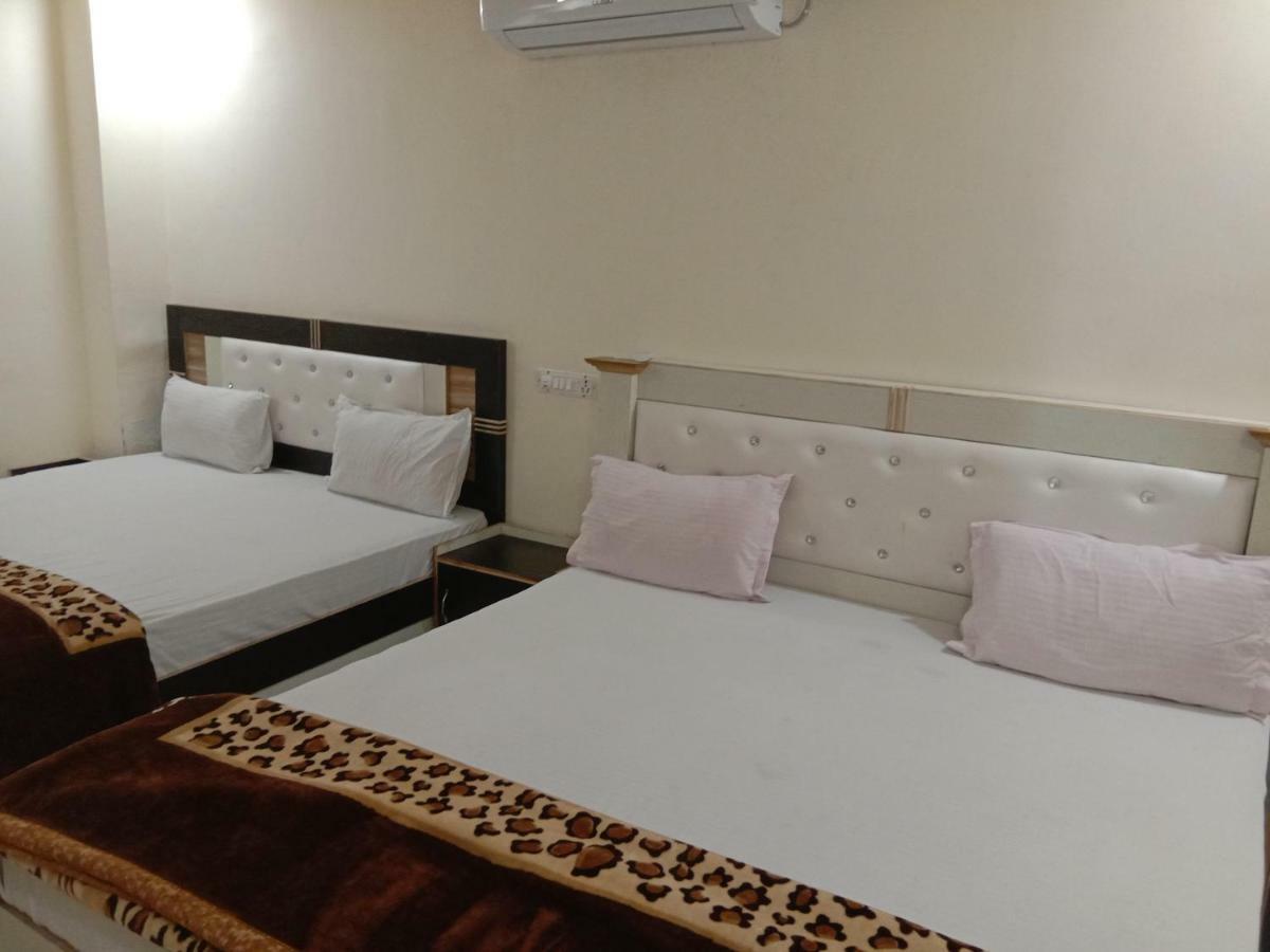Oscar Banquet And Hotel Kālka Екстериор снимка